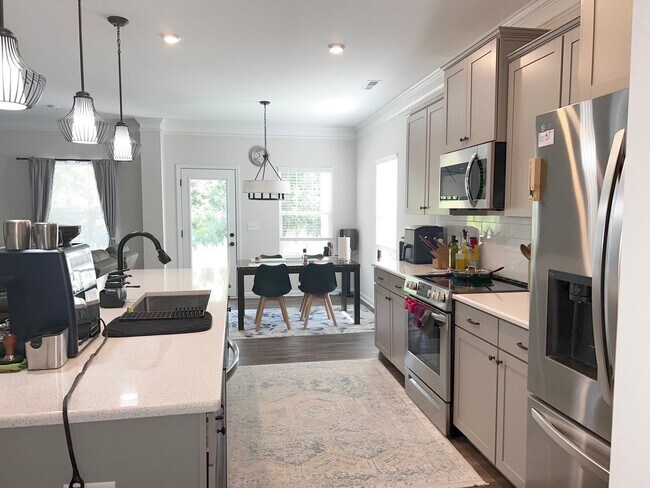 Building Photo - Spacious 4BR House in Raleigh
