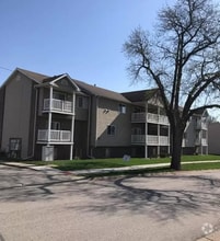 Building Photo - 215 Jewel Dr