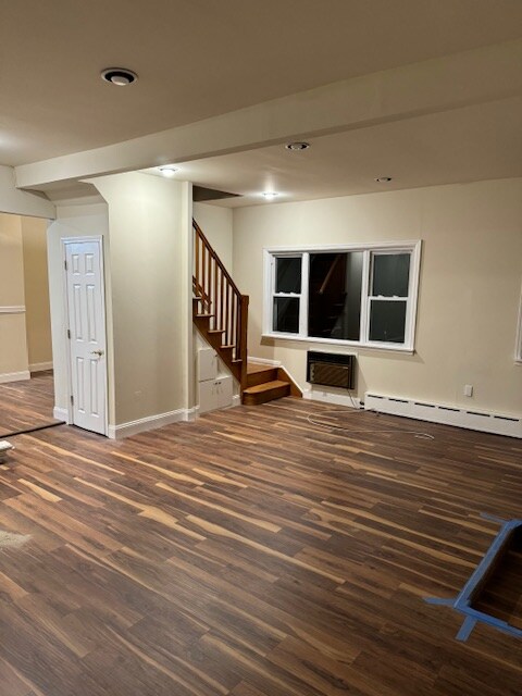 Building Photo - 164 Castleton Ave