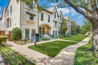 Building Photo - 4153 Hyer St