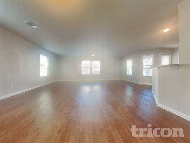 Foto del edificio - 21426 Jamals Way