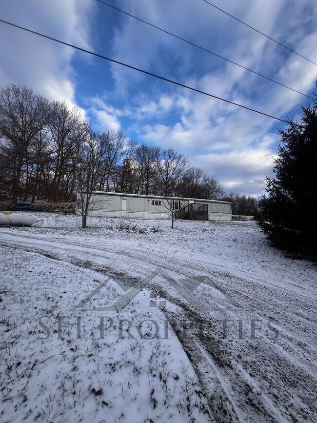 Building Photo - 10576 Gavers Rd