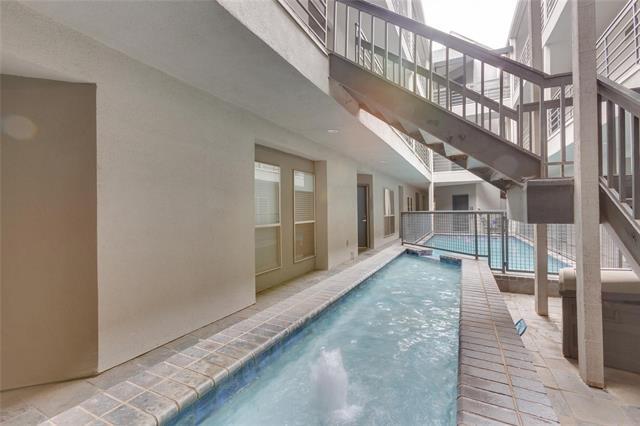 Foto del edificio - 4104 N Hall St