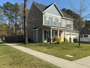 Building Photo - 201 Dairyfarm Rd