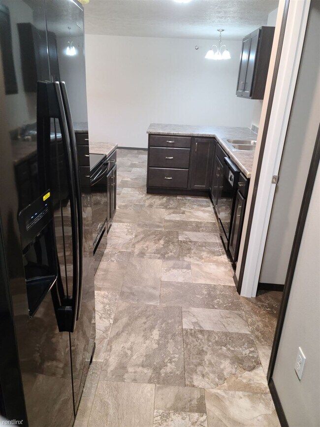 Building Photo - 2 br, 2.5 bath Townhome - Heritage Townhom...