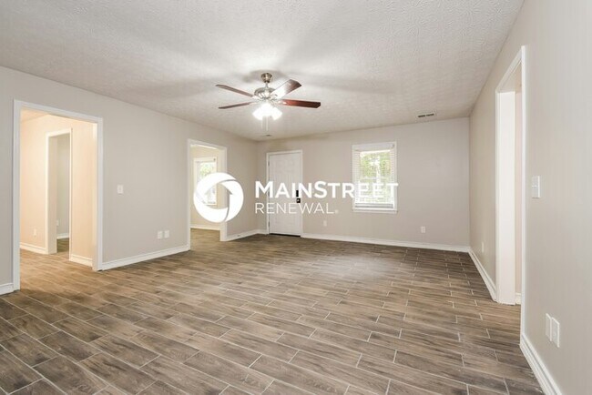 Building Photo - 3 Bedroom Pet-Friendly Home in ACWORTH, GA with Main Street Renewal