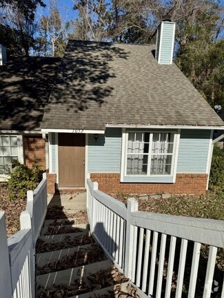 Building Photo - 1052 Copper Creek Dr