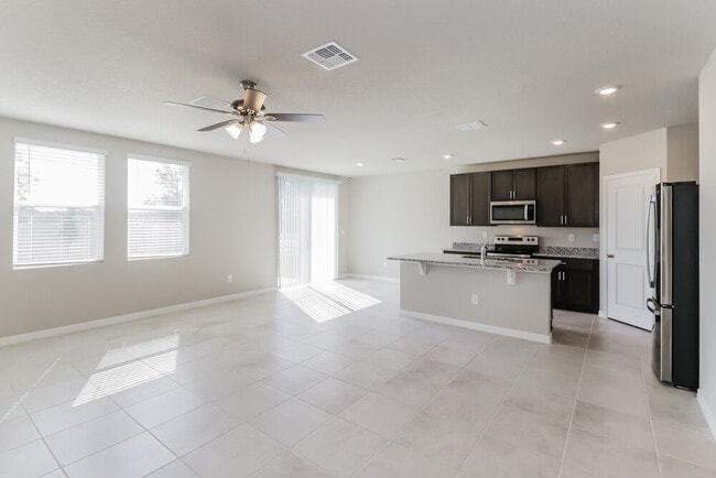 Building Photo - 39049 Harlow Rose Dr