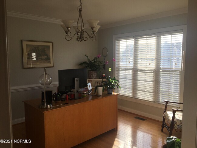Foto del edificio - 1008 Quarterpath Dr