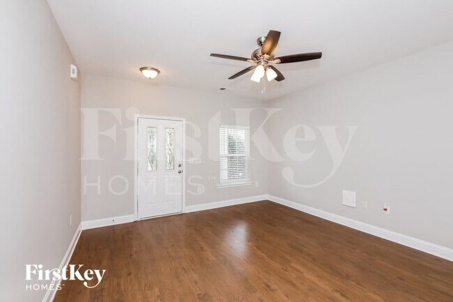 Building Photo - 213 Lameshur Ln