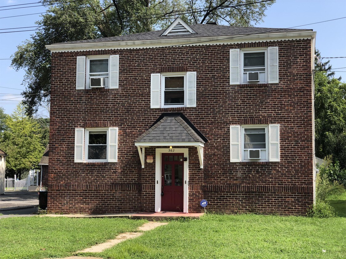 Primary Photo - 362 Concord Ave