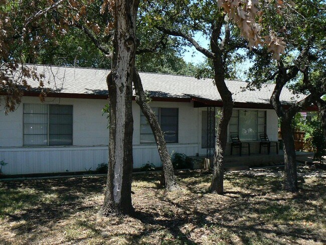 Building Photo - 404 Briarwood St