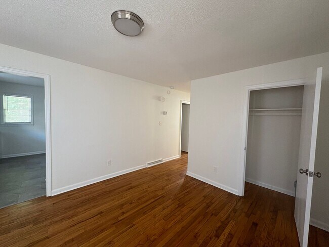 Foto del edificio - 702 W Fairfield Rd