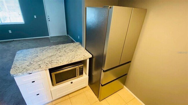 Foto del edificio - 121 Oyster Bay Cir