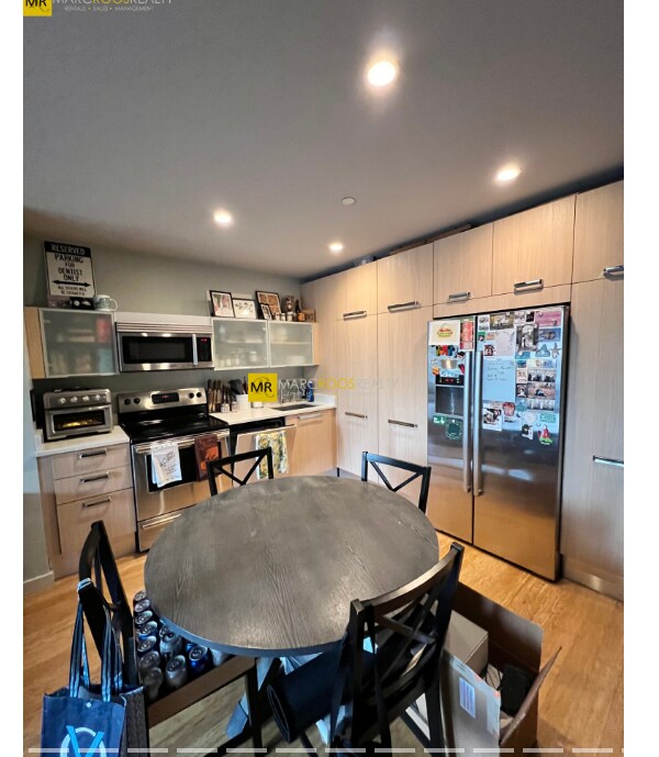 Foto del edificio - 691 Massachusetts Ave