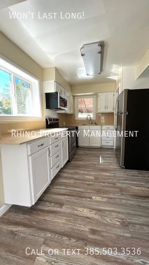 Foto del edificio - 3353 Porter Ave