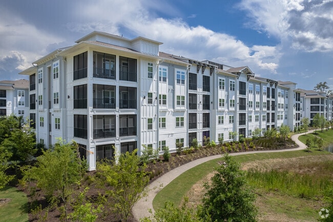 Building View - Botanic at Ingelside