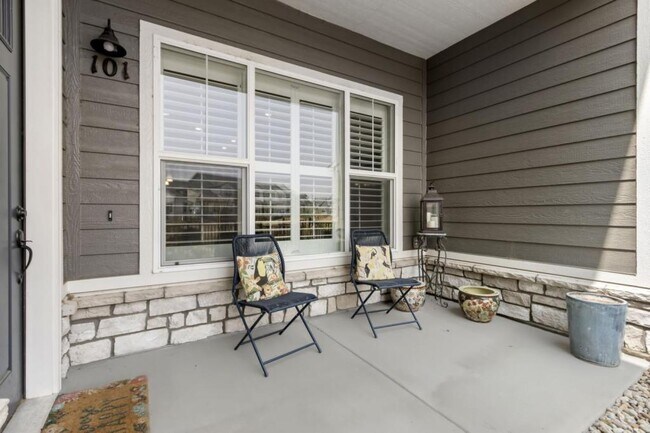 Building Photo - 4180 S Park Dr