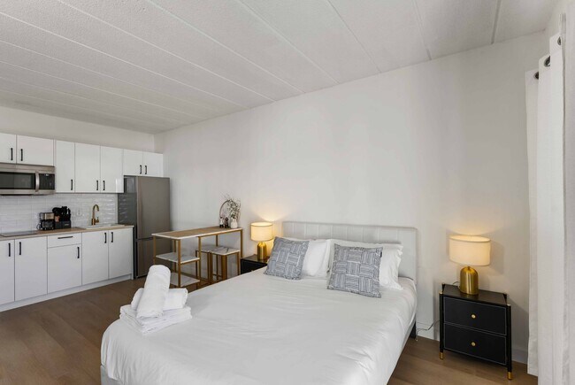 Photo du bâtiment - 7701 Lundy's Ln