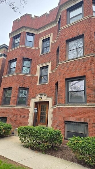Photo - 4215 N Sheridan Rd Apartment