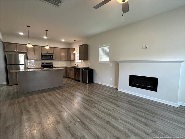 Foto del edificio - 158 Ledgebrook Ln