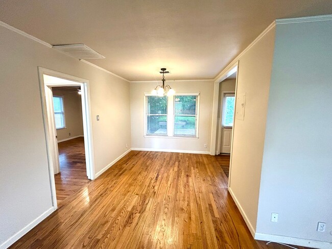 Building Photo - Charming Single-Story Retreat with Modern Upgrades & Outdoor Entertaining Space