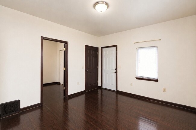 Foto del edificio - 312 E North St