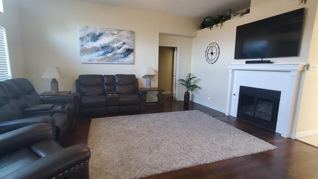 Foto del edificio - 2413 Autumndale Dr