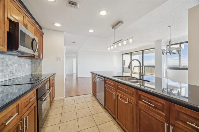 Foto del edificio - 49 Briar Hollow Ln