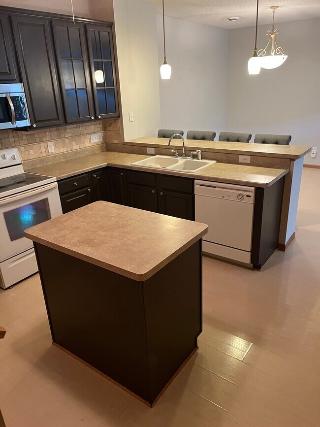 kitchen center island - 17187 Monroe Dr NW