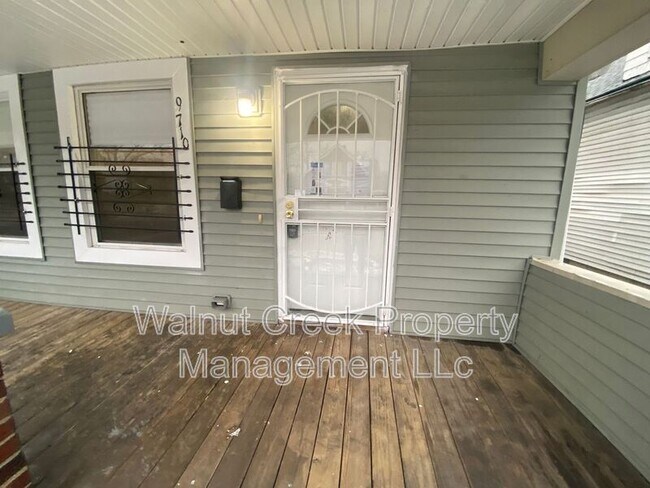 Foto del edificio - 9710 Easton Ave