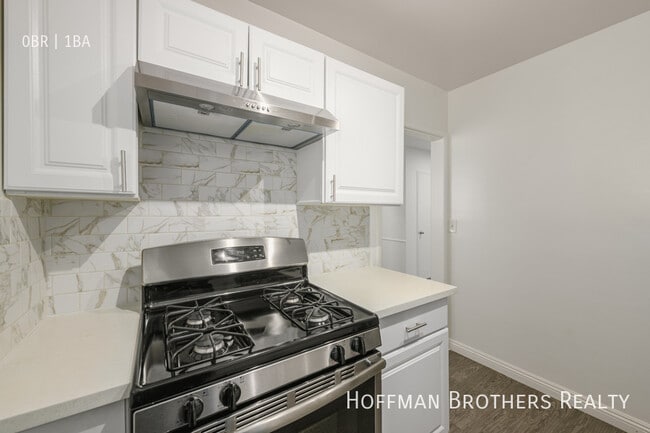 Foto del edificio - 2001 Beachwood Dr