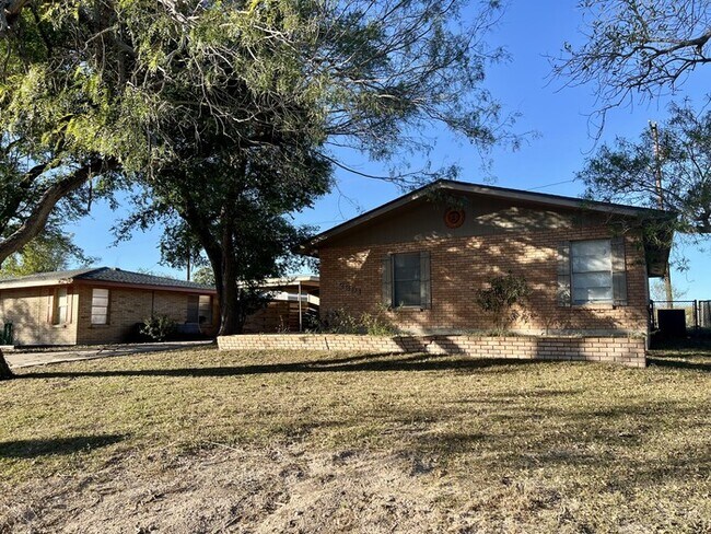 Foto del edificio - 2301 N Parkwood Dr