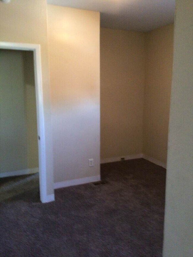 Foto del edificio - 4303 S Grand Blvd