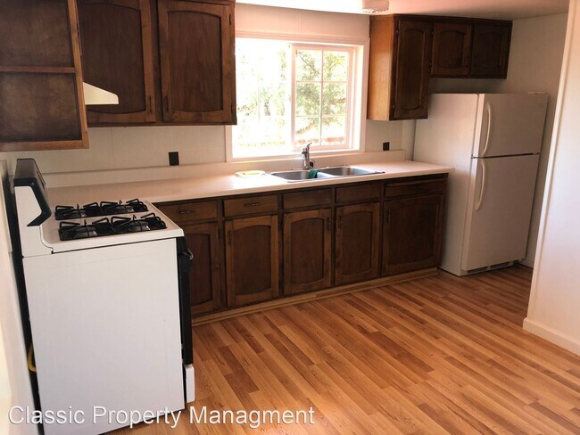 Building Photo - 2 br, 1 bath House - 4889 Hirsch Rd
