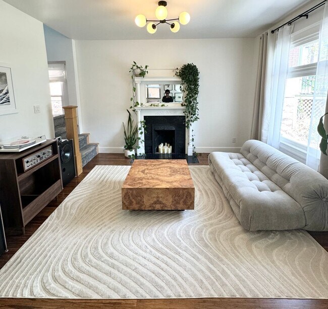 Building Photo - 167 M St