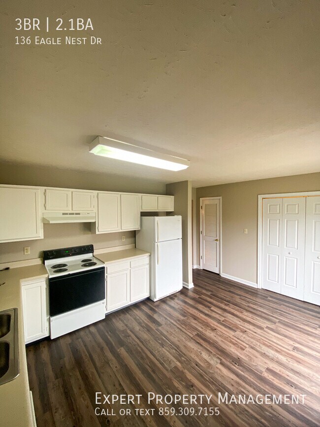 Foto del edificio - 136 Eagle Nest Dr