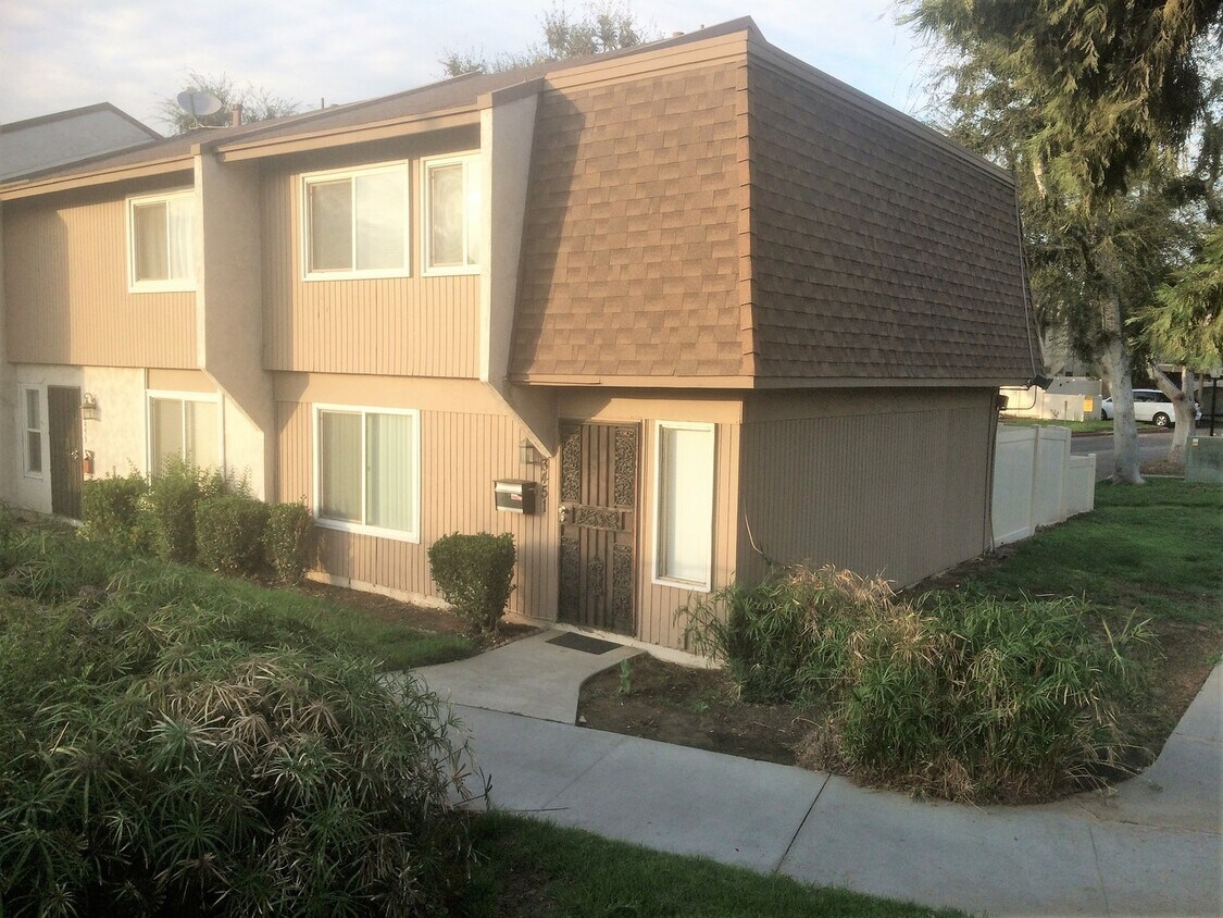 Foto principal - Riverside - 3 Bedroom Condo in Springbrook...