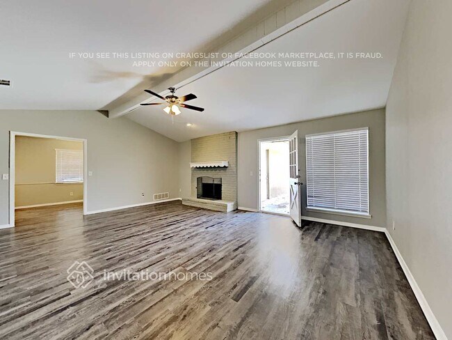 Foto del edificio - 919 Cypress Dr