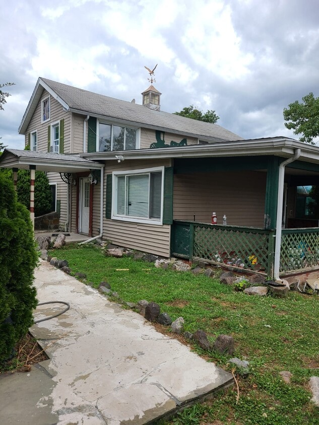 Primary Photo - 2 Riverview Ave