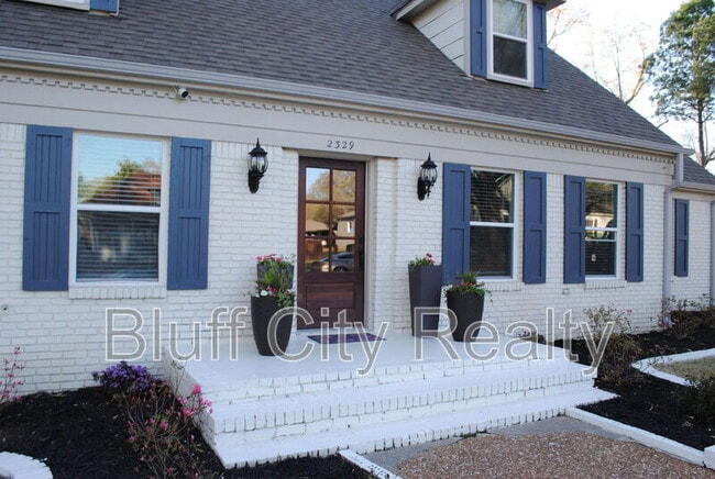 Building Photo - 2329 Glencliff St