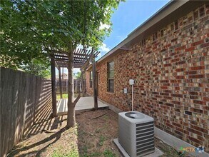 Building Photo - 297 Rosalie Dr