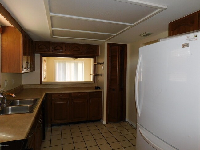 Foto del edificio - 5650 N Banana River Blvd