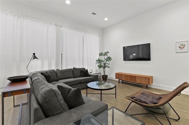 Foto del edificio - 2226 N Garrett Ave