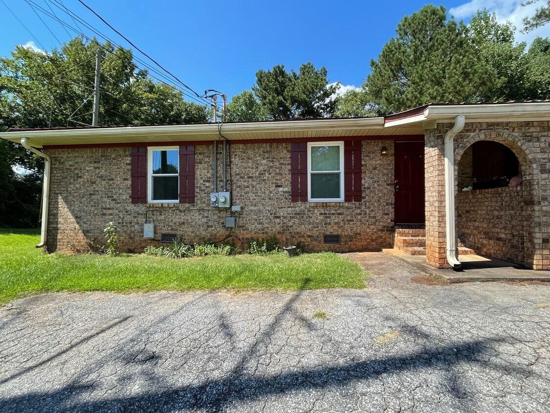 127 Carroll Cir, Carrollton, GA 30117 House Rental in Carrollton, GA