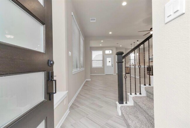 Building Photo - 4906 Carranza Ct