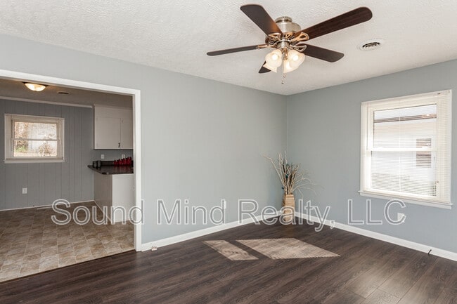 Building Photo - 704 Joyner St