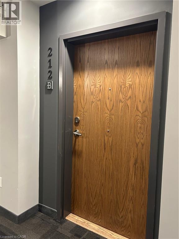 Photo du bâtiment - 247 Northfield Dr E