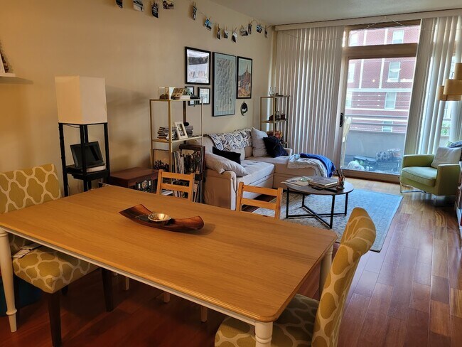 Foto del edificio - 888 N Quincy St