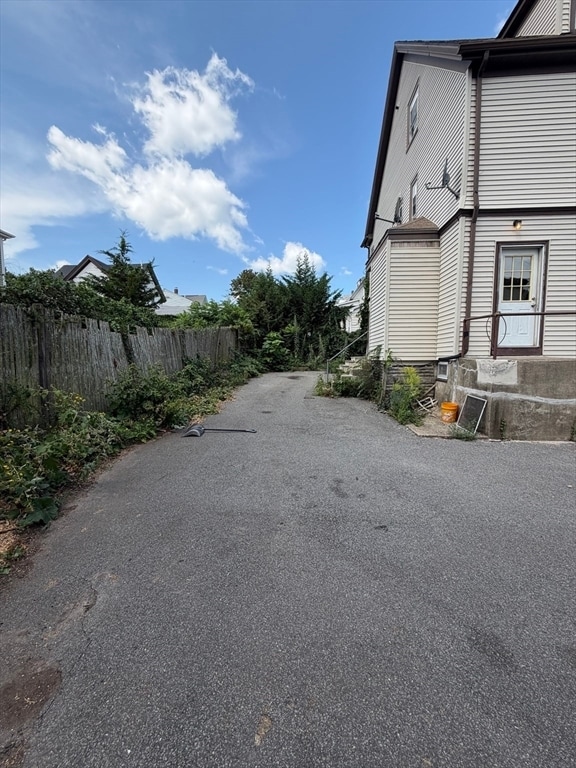 Building Photo - 253 Whitwell St